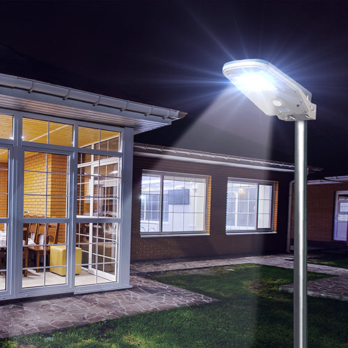 Solar LED Floodlight: Waterproof, Wireless, Completely Self Contained.